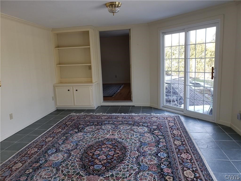 104 Old Lyme Road DeWitt, NY 13224 - Photo 13 of 34 Looking back to the family room.