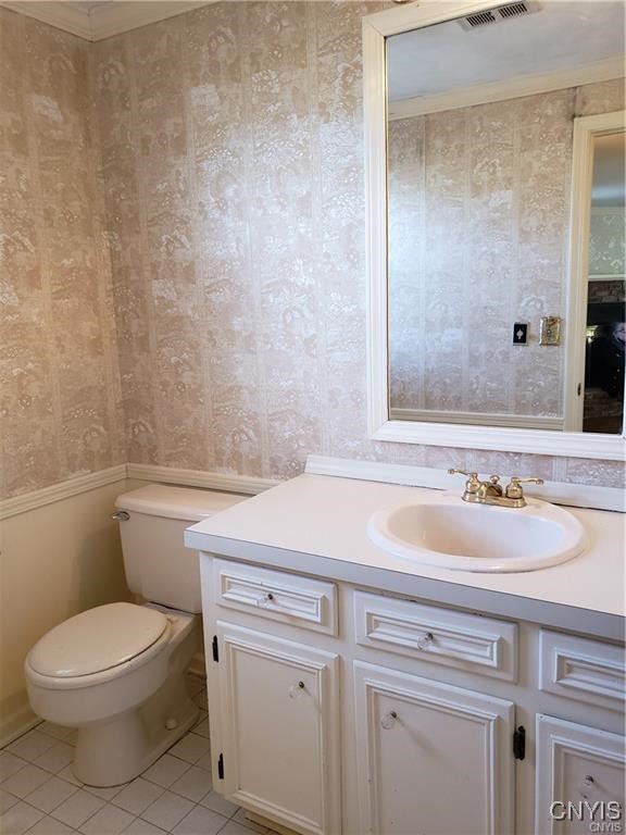 104 Old Lyme Road DeWitt, NY 13224 - Photo 16 of 22 Private bath en-suite.