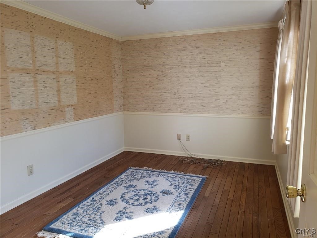 104 Old Lyme Road DeWitt, NY 13224 - Photo 3 of 34 Large private office with hardwood floors - wired