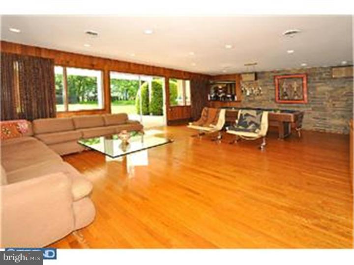927 Frazier Road Rydal, PA 19046 - Photo 5 of 21