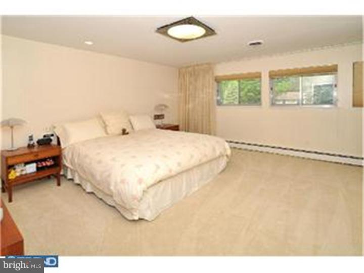 927 Frazier Road Rydal, PA 19046 - Photo 10 of 21