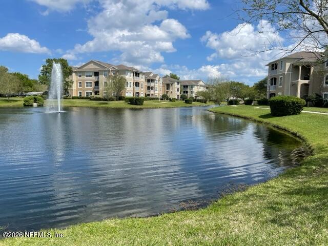 923 lake in front