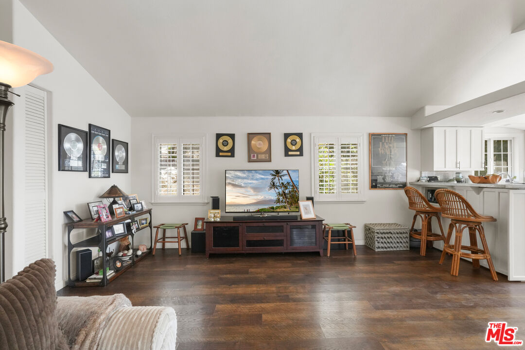 31 Paradise Cove Road Malibu, CA 90265 - Photo 8 of 25