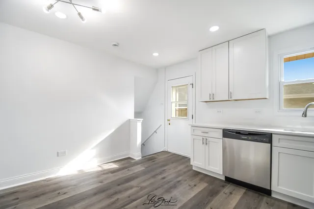 $379,900 | 16813 89th Avenue, Orland Hills, IL 60487