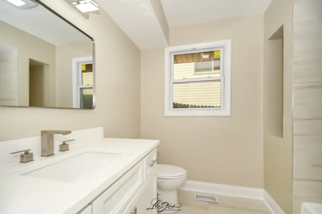 $379,900 | 16813 89th Avenue, Orland Hills, IL 60487