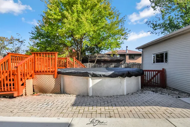 $379,900 | 16813 89th Avenue, Orland Hills, IL 60487