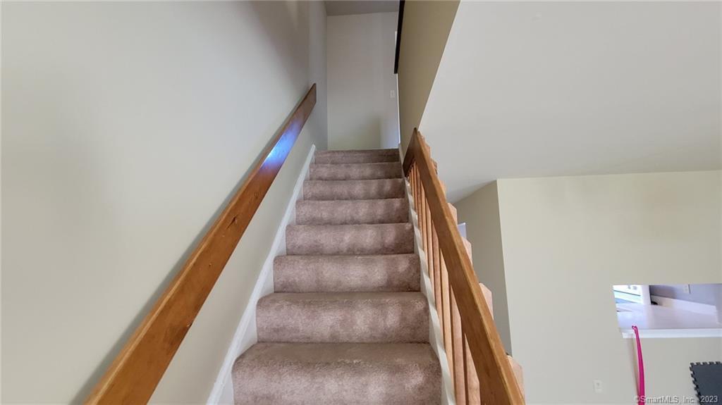 21 Deer Run, Unit 21 Bethel, CT 06801 - Photo 8 of 16 a view of entryway