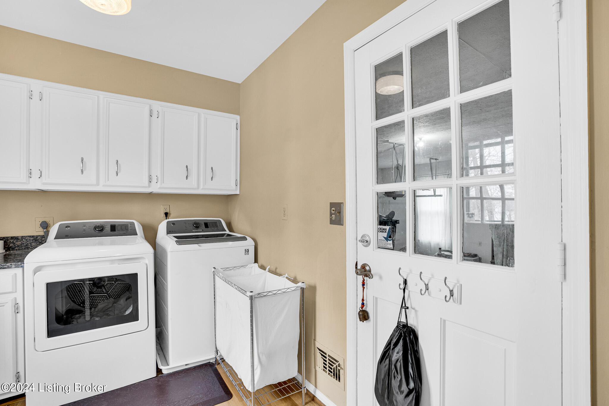 7230 Fox Harbor Road Prospect, KY 40059 - Photo 19 of 67 027laundry