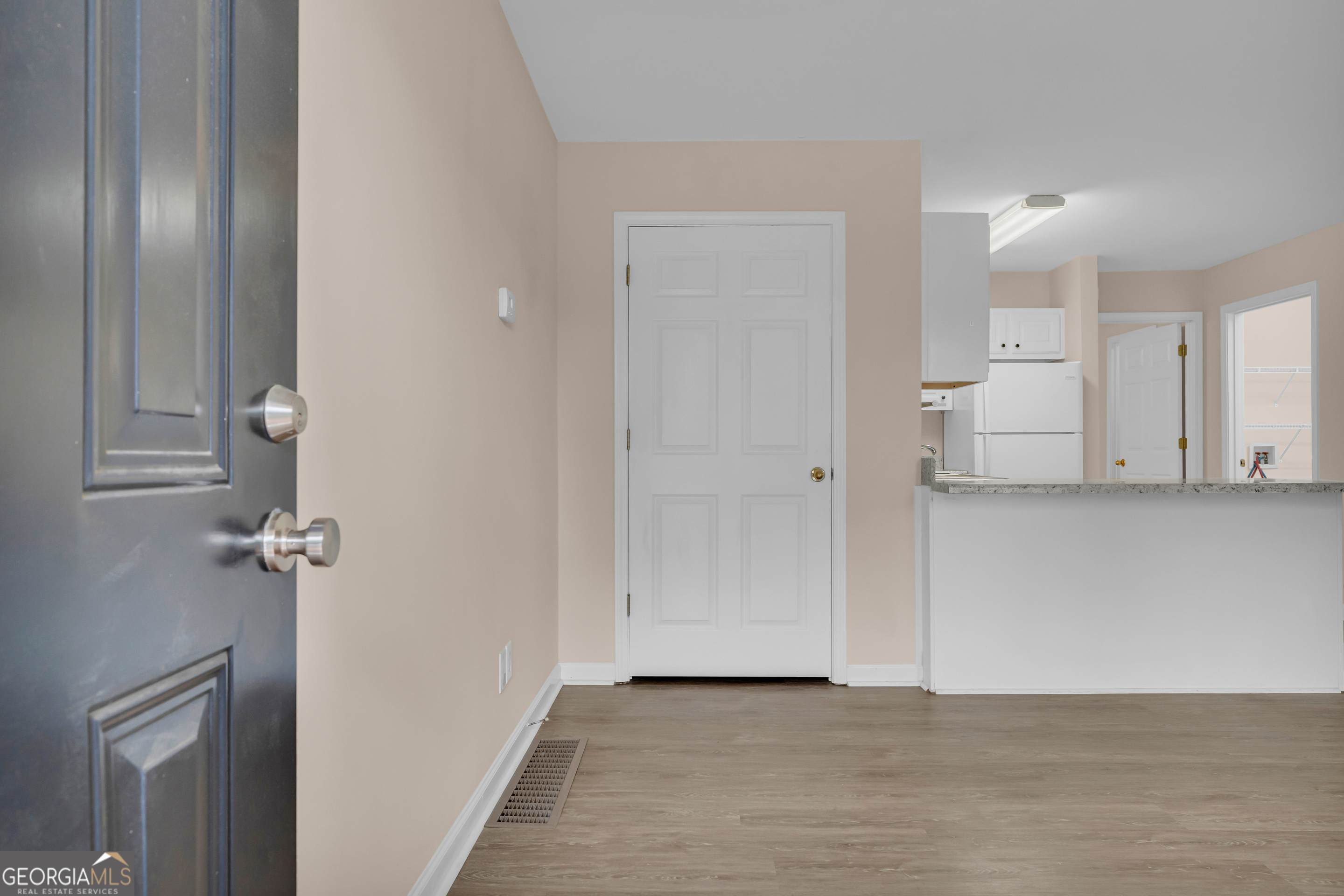 683 Grant Street, Unit I Clarkesville, GA 30523 - Photo 5 of 33