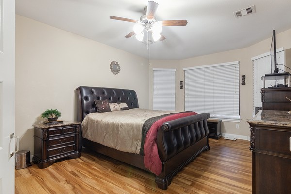 1911 Thunder Ridge Way Pearland, TX 77089 - Photo 20 of 36