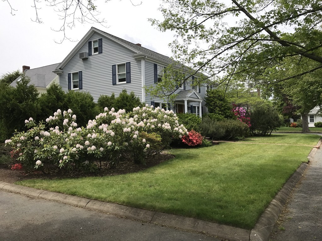4 Tully Road Marblehead, MA 01945 - Photo 3 of 30 Gallery Image 3