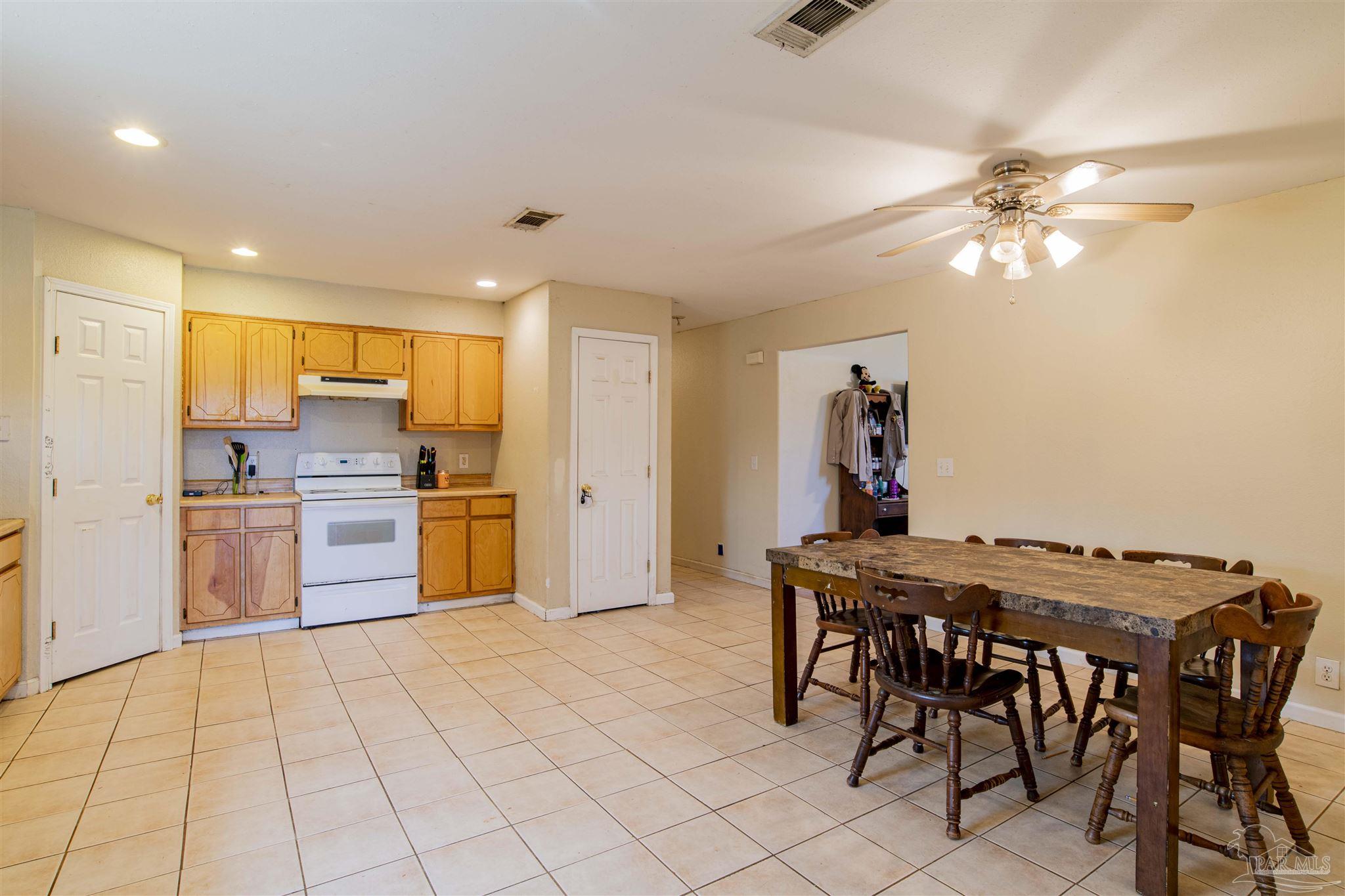 5811 Central School Road Milton, FL 32570 - Photo 4 of 20 Gallery Image 4