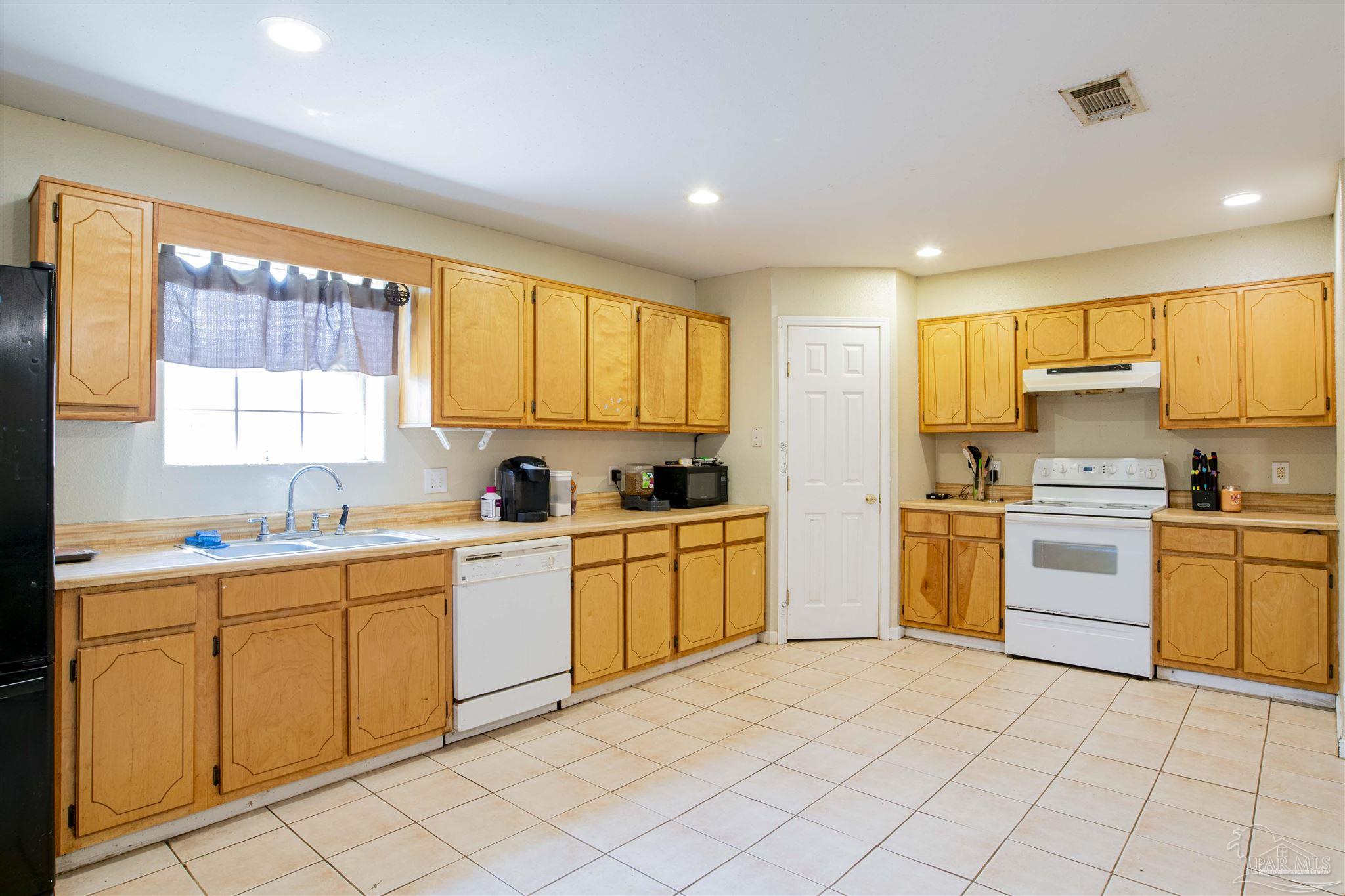 5811 Central School Road Milton, FL 32570 - Photo 6 of 20 Gallery Image 6