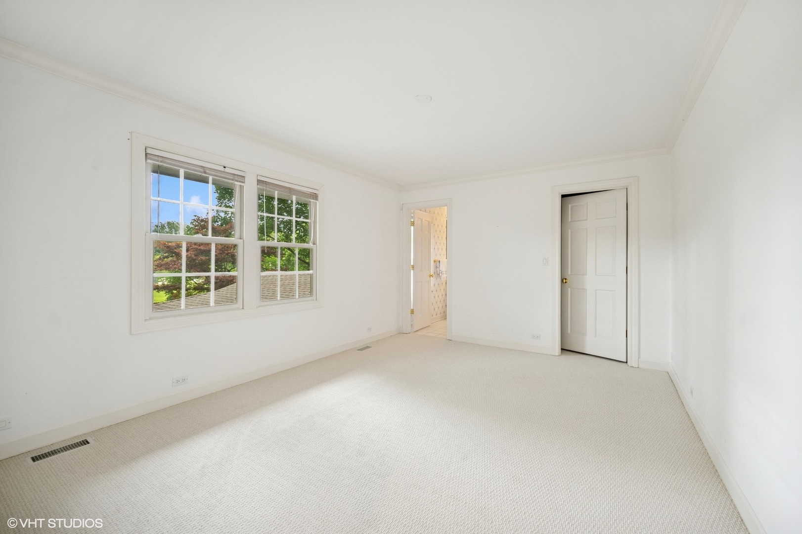 1118 Mt Pleasant Road Winnetka, IL 60093 - Photo 32 of 48 an empty room with windows