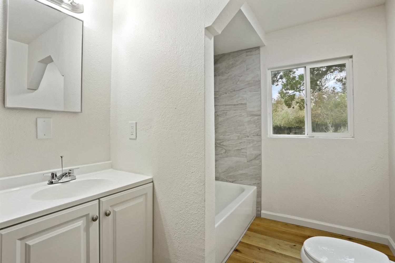 307 Joseph Road Manteca, CA 95336 - Photo 14 of 32