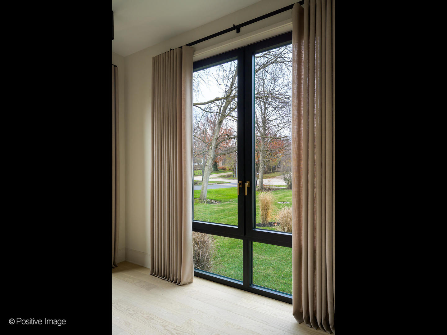1106 Hohlfelder Road Glencoe, IL 60022 - Photo 35 of 61 a view of a room that has a large window