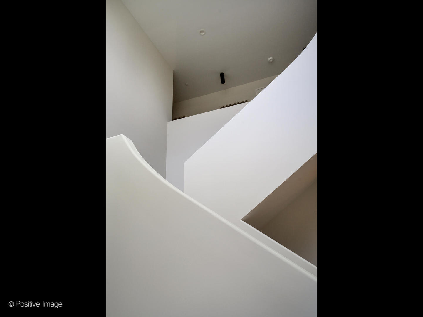 1106 Hohlfelder Road Glencoe, IL 60022 - Photo 4 of 61 a view of an entryway
