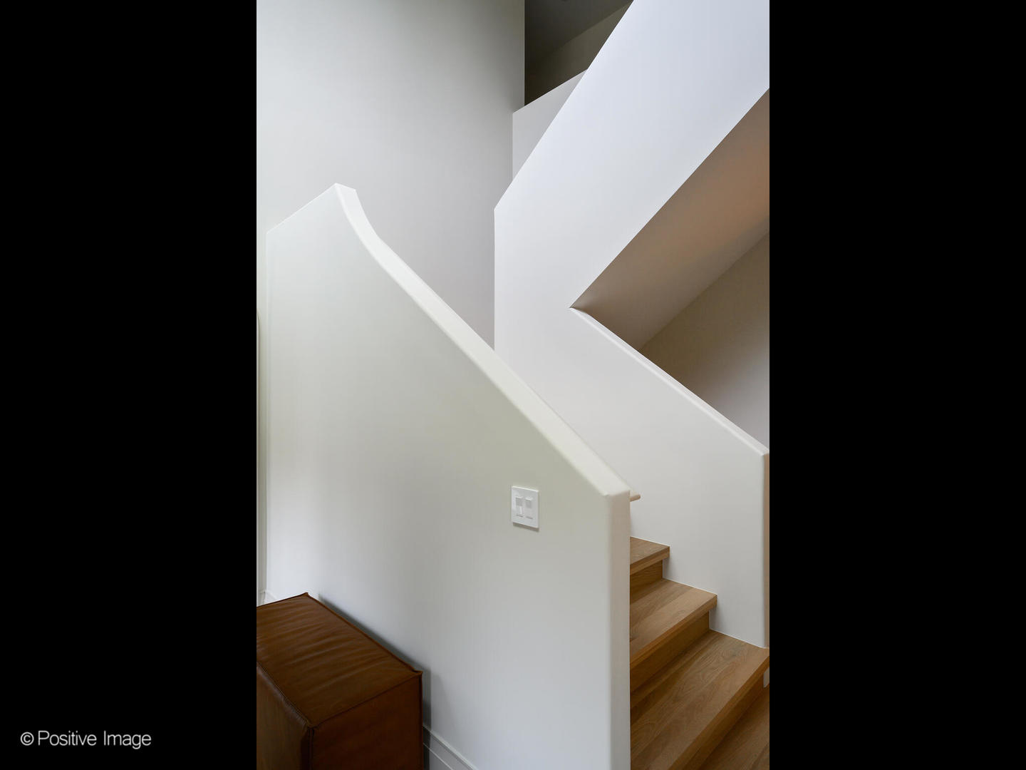1106 Hohlfelder Road Glencoe, IL 60022 - Photo 5 of 61 a view of a living room with toilet