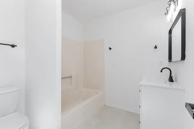 $349,900 | 303 North Sycamore Lane, North Aurora, IL 60542