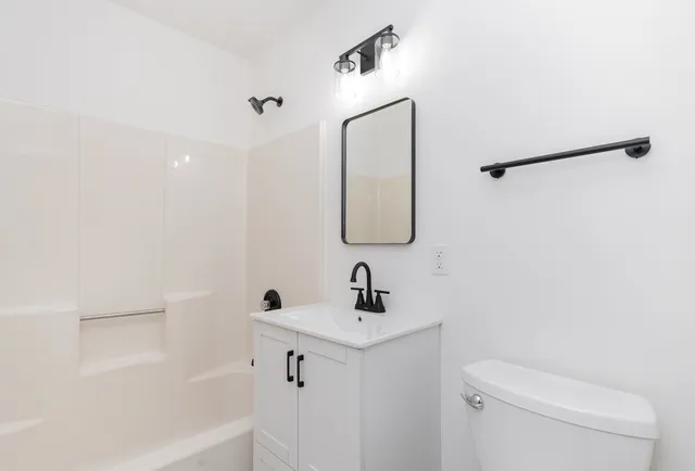 $349,900 | 303 North Sycamore Lane, North Aurora, IL 60542