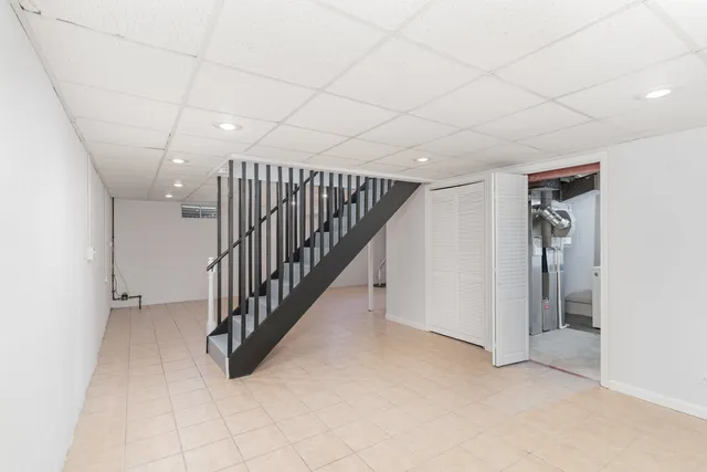 $349,900 | 303 North Sycamore Lane, North Aurora, IL 60542