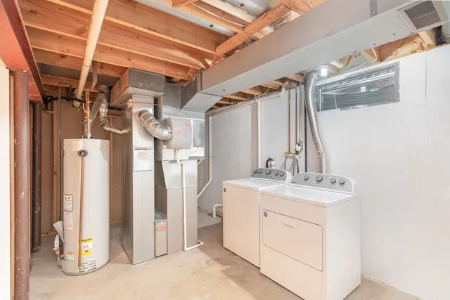 $349,900 | 303 North Sycamore Lane, North Aurora, IL 60542