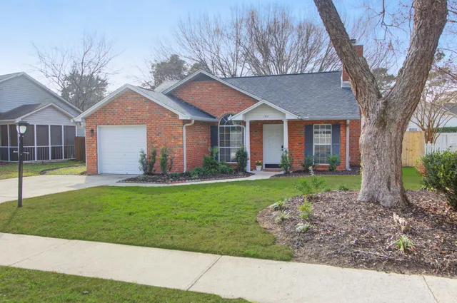 $725,000 | 1368 Thayer Hall Drive, Mount Pleasant, SC 29466