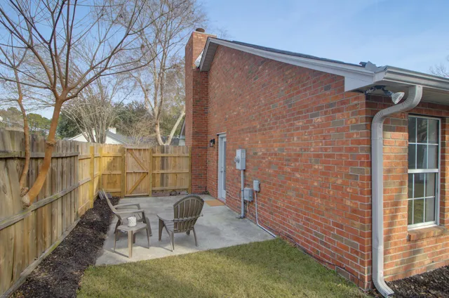 $725,000 | 1368 Thayer Hall Drive, Mount Pleasant, SC 29466