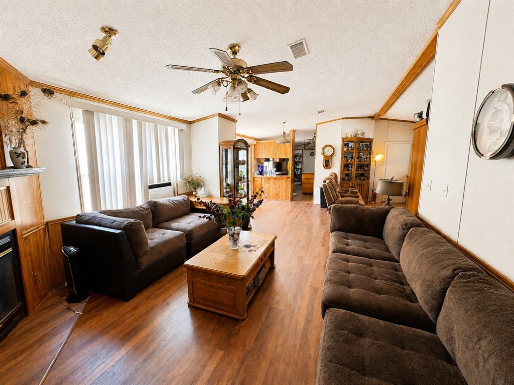 111 Salem Loop Graham, TX 76450 - Photo 20 of 34 Second living room