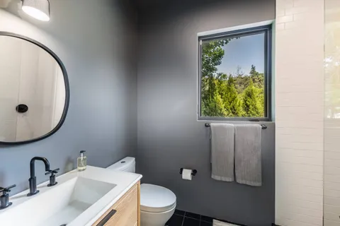 $9,790,000 | 6 Tara Road, Montauk, NY 11954