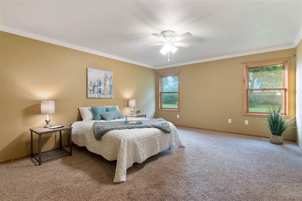 3110 116th Circle Riverside, IA 52327 - Photo 10 of 28 Gallery Image 10