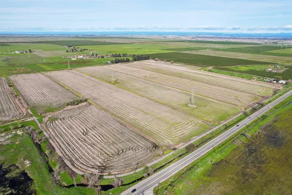 $33,800,000 | 7920 Country Acres Lane, Elverta, CA 95626