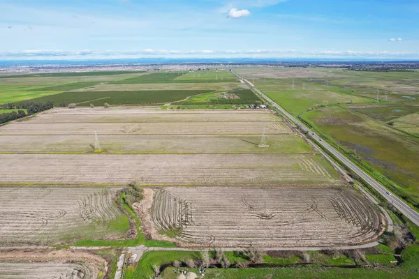 $33,800,000 | 7920 Country Acres Lane, Elverta, CA 95626