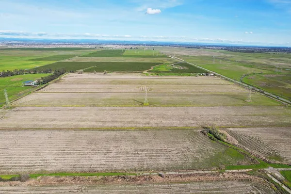 $33,800,000 | 7920 Country Acres Lane, Elverta, CA 95626
