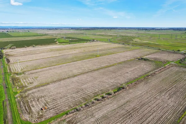 $33,800,000 | 7920 Country Acres Lane, Elverta, CA 95626