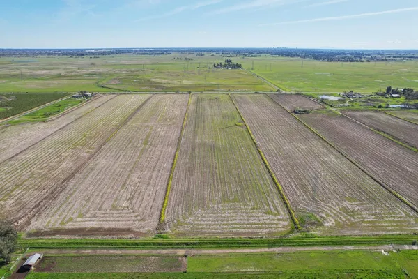 $33,800,000 | 7920 Country Acres Lane, Elverta, CA 95626