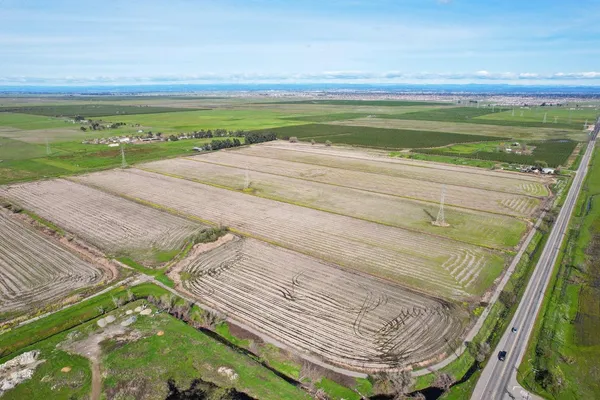 $33,800,000 | 7920 Country Acres Lane, Elverta, CA 95626