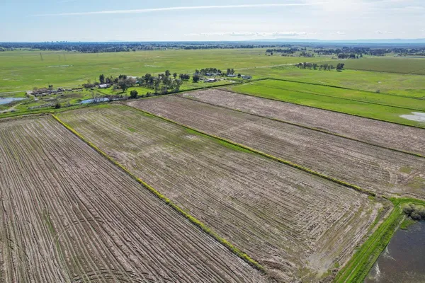 $33,800,000 | 7920 Country Acres Lane, Elverta, CA 95626