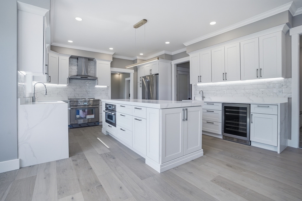 18 Magnolia Road Natick, MA 01760 - Photo 5 of 39