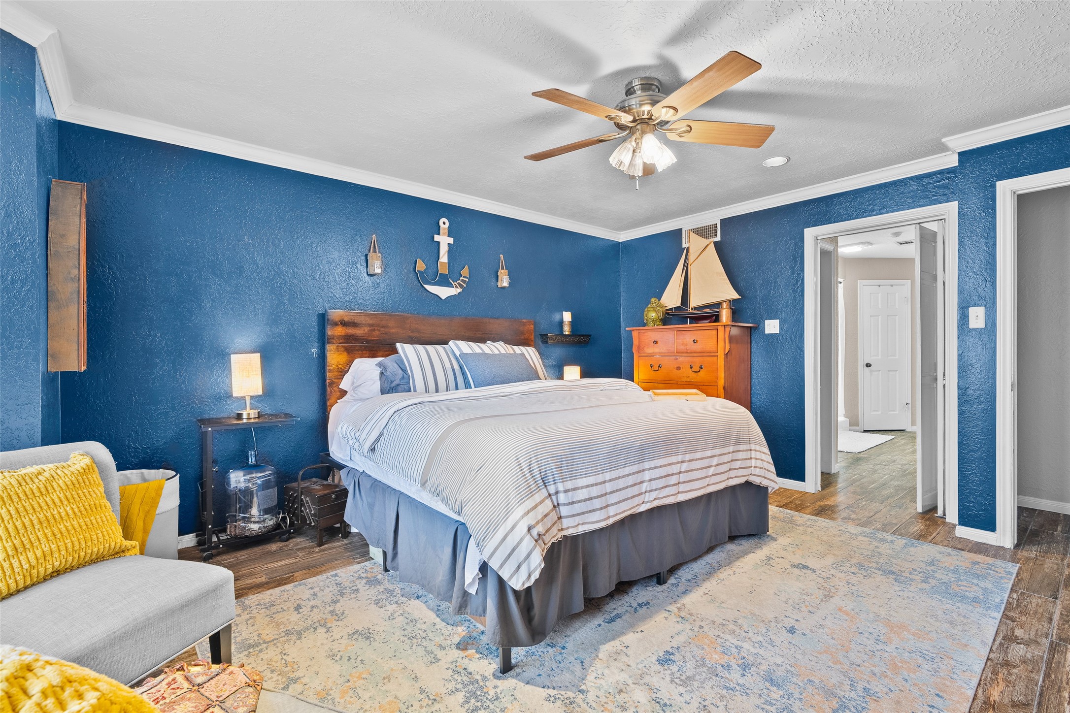 41 Windsor Drive Conroe, TX 77304 - Photo 22 of 39 Alternate view of the primary bedroom showing spacious layout and direct access to the en suite bathroom.