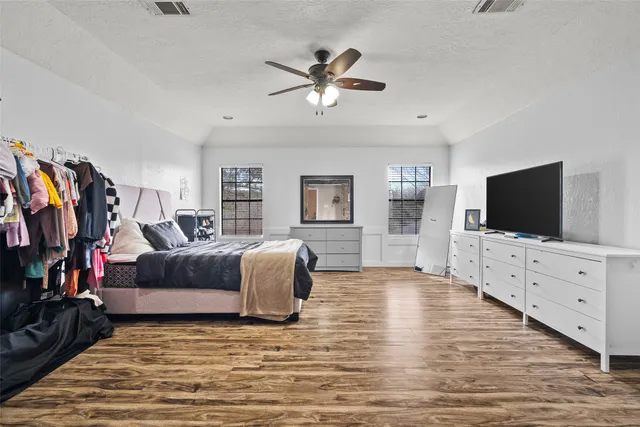 $350,000 | 41 Windsor Drive, Conroe, TX 77304