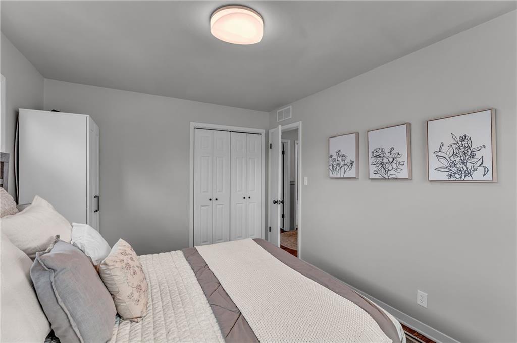 7609 Russell Road Prairie Village, KS 66208 - Photo 22 of 43