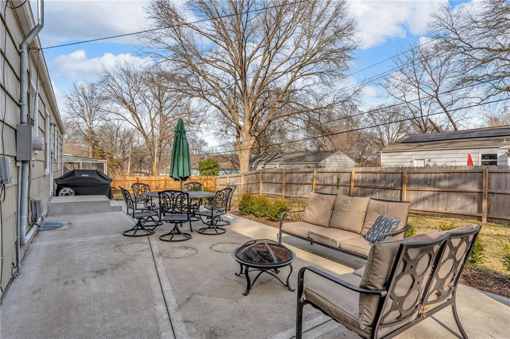 7609 Russell Road Prairie Village, KS 66208 - Photo 41 of 43