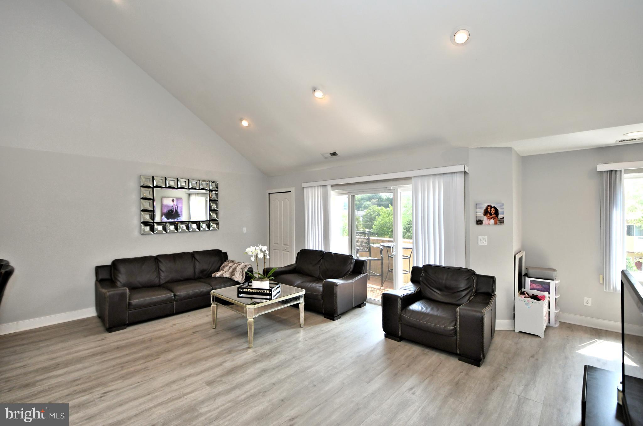 1630 Welsh Road, Unit 52G Philadelphia, PA 19115 - Photo 2 of 47 Living Room