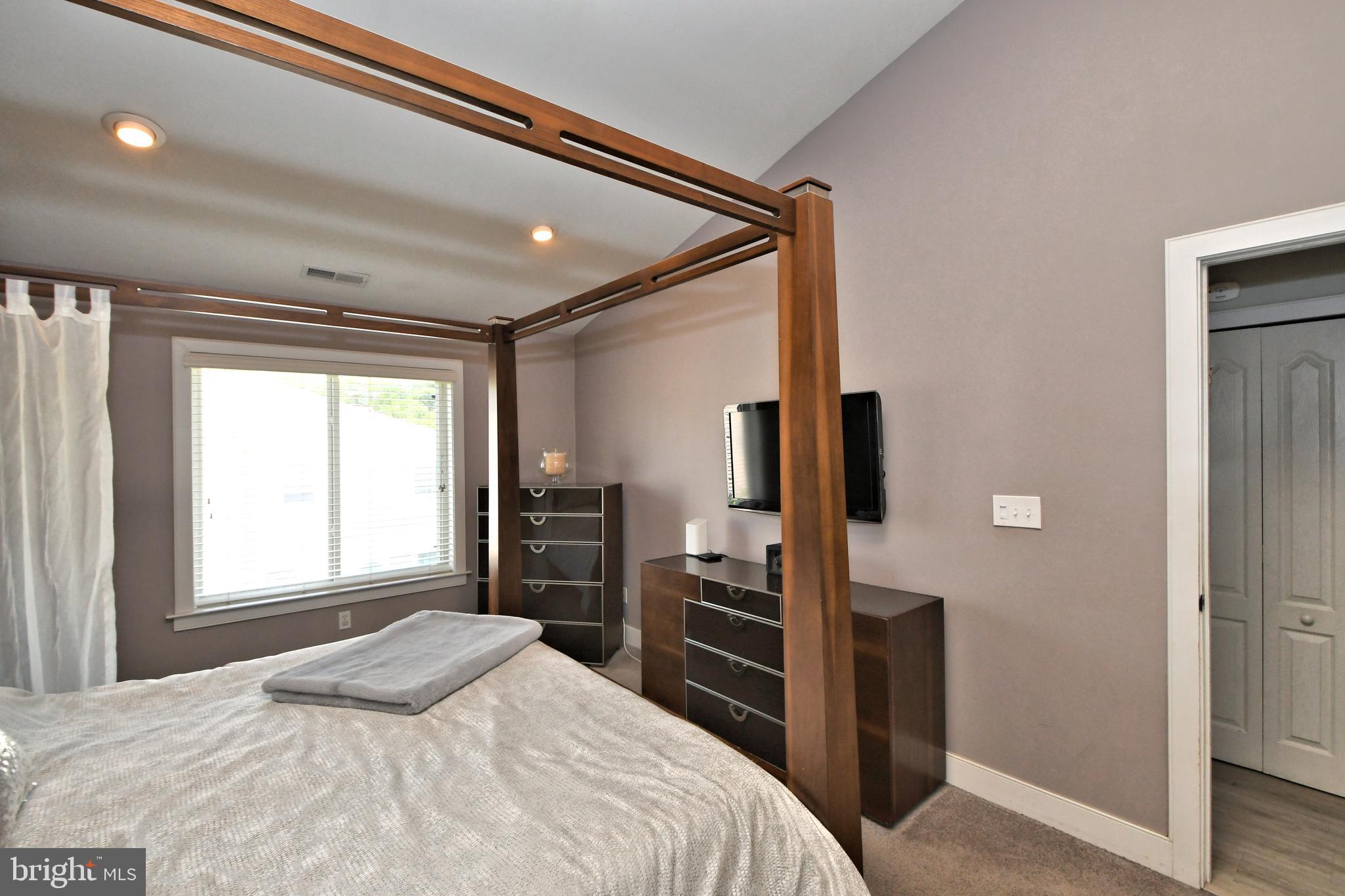 1630 Welsh Road, Unit 52G Philadelphia, PA 19115 - Photo 21 of 47