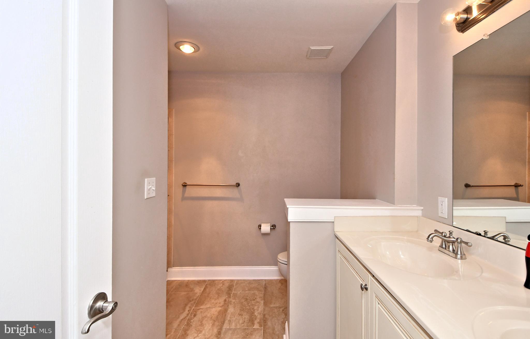 1630 Welsh Road, Unit 52G Philadelphia, PA 19115 - Photo 27 of 47