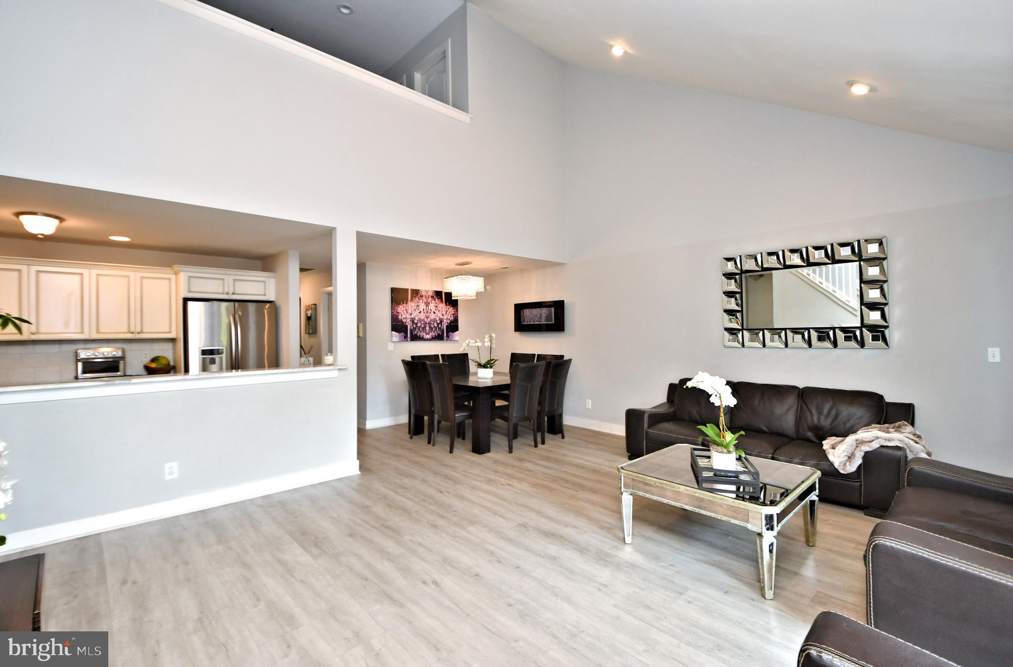 1630 Welsh Road, Unit 52G Philadelphia, PA 19115 - Photo 3 of 47 Vaulted Ceilings