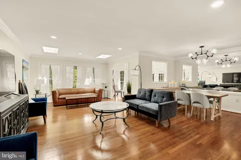 $985,000 | 4721 Pickett Road, Fairfax, VA 22032