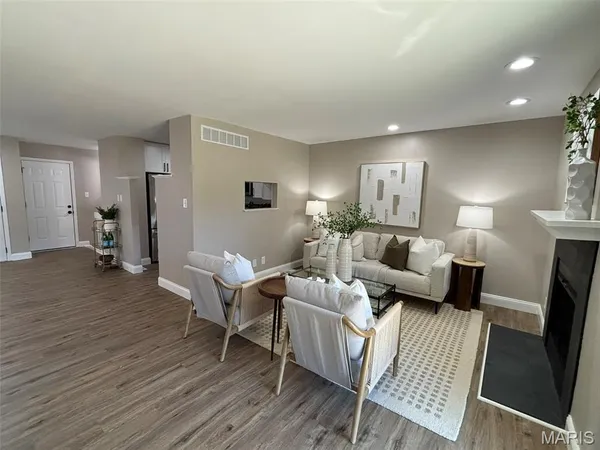 $249,750 | 11640 Cedar Walk Drive, St. Louis, MO 63146
