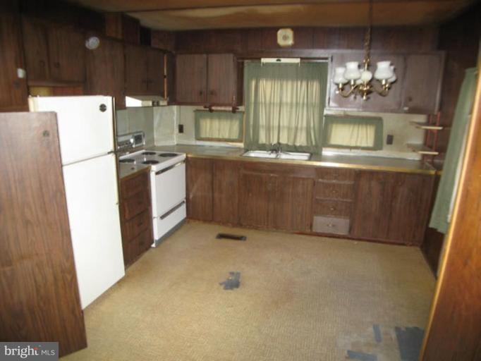 14505 Pennersville Road Cascade, MD 21719 - Photo 3 of 8 Kitchen
